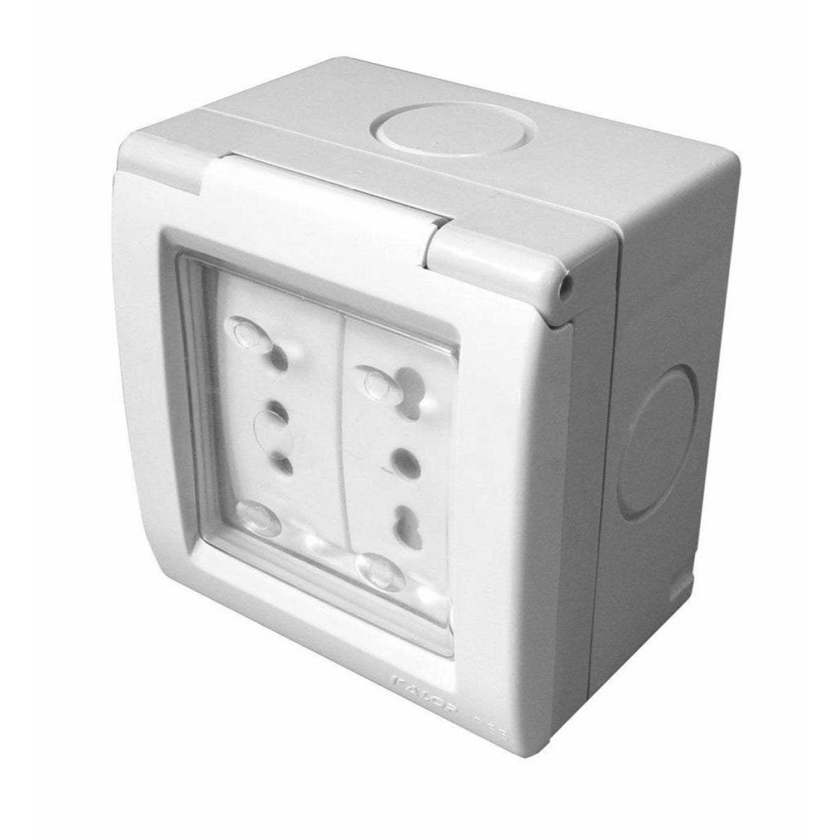 Tomacorriente 2P+T 10A y 2P+T 10/16A Hidrobox